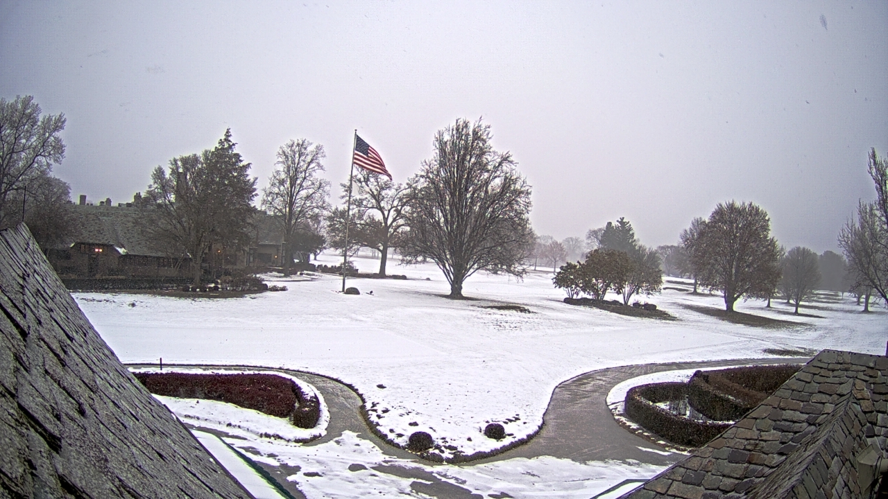 Thumbnail for current weather camera view from Country Club of Detroit in Grosse Pointe Farms, Michigan