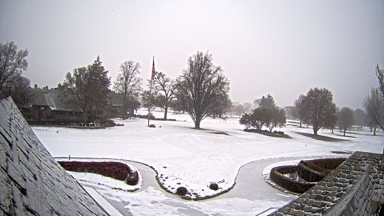 Thumbnail for current weather camera view from Country Club of Detroit in Grosse Pointe Farms, Michigan