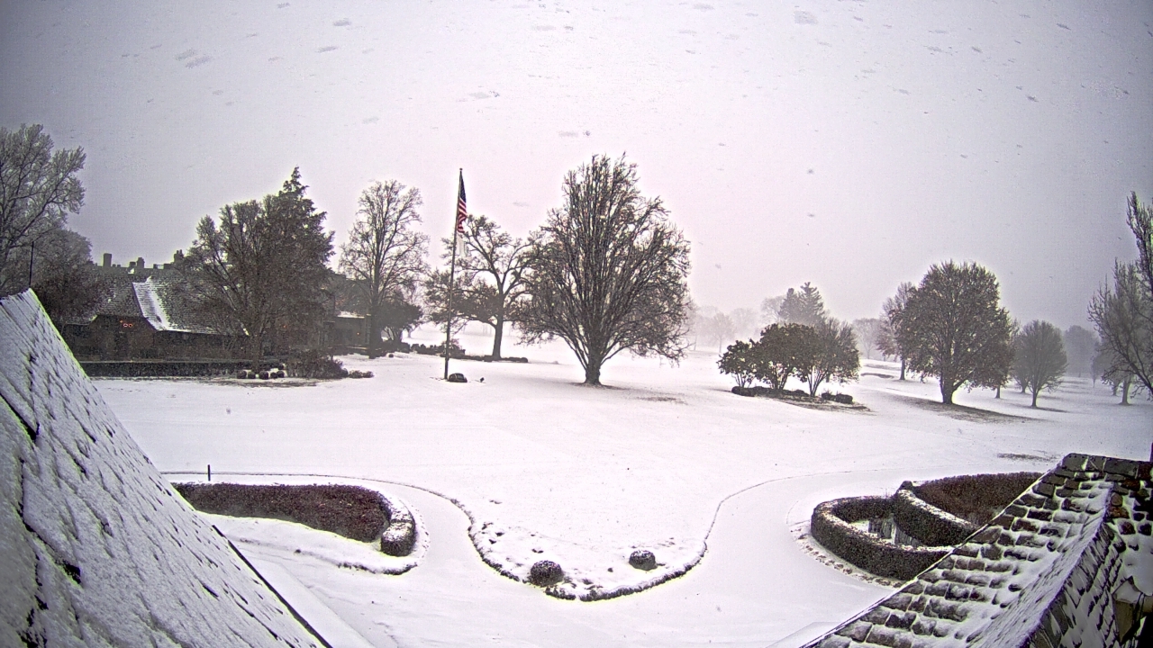 Thumbnail for current weather camera view from Country Club of Detroit in Grosse Pointe Farms, Michigan