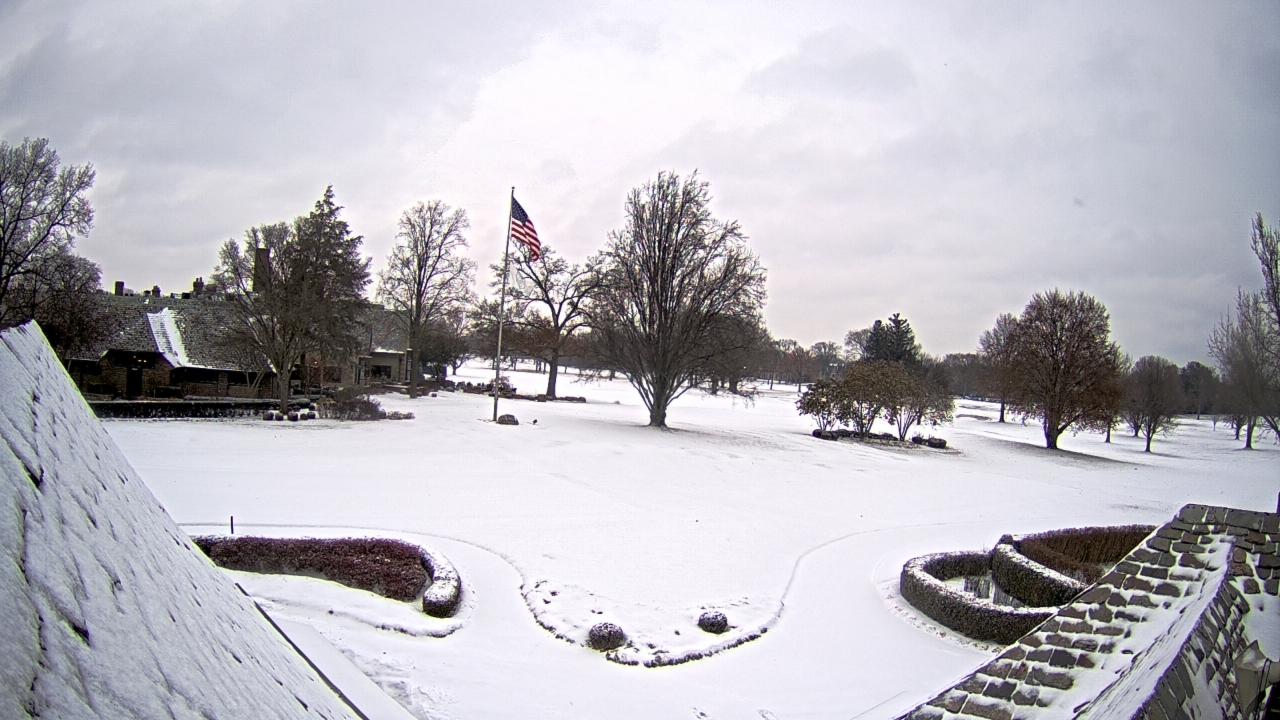 Thumbnail for current weather camera view from Country Club of Detroit in Grosse Pointe Farms, Michigan