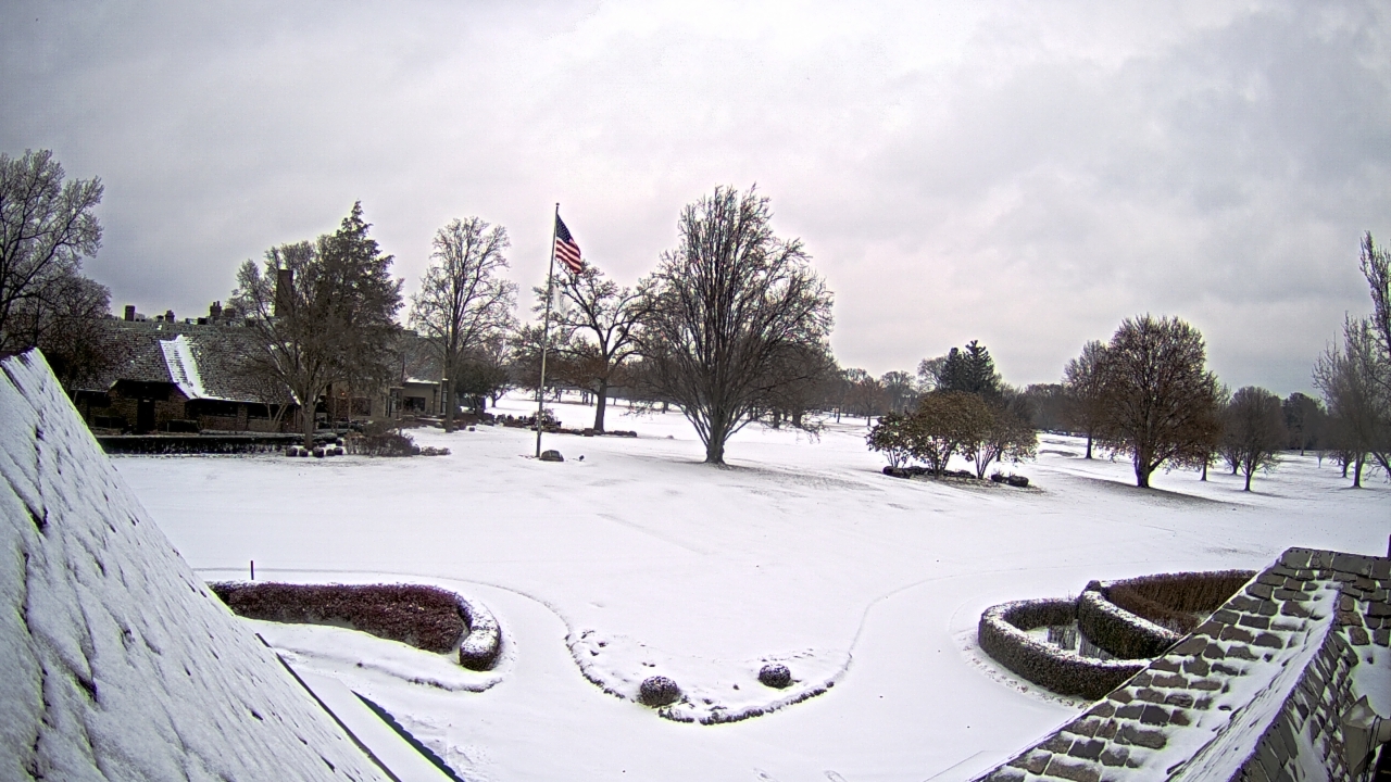Thumbnail for current weather camera view from Country Club of Detroit in Grosse Pointe Farms, Michigan
