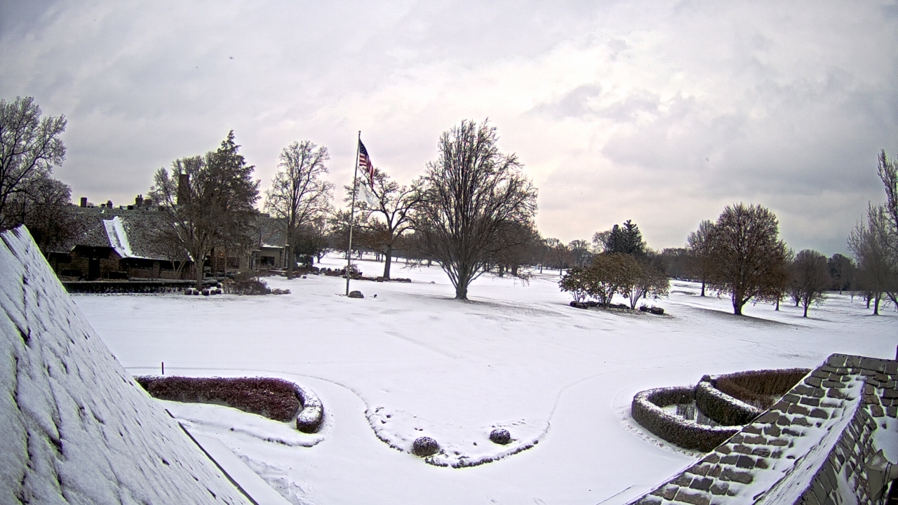 Thumbnail for current weather camera view from Country Club of Detroit in Grosse Pointe Farms, Michigan