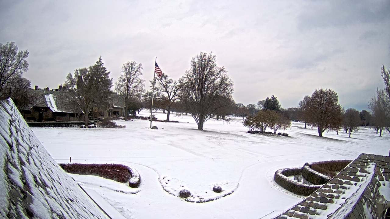 Thumbnail for current weather camera view from Country Club of Detroit in Grosse Pointe Farms, Michigan