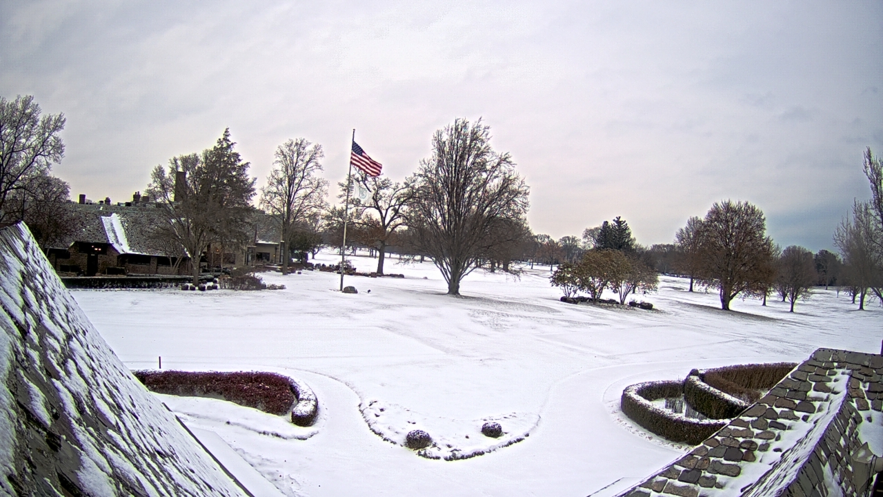 Thumbnail for current weather camera view from Country Club of Detroit in Grosse Pointe Farms, Michigan