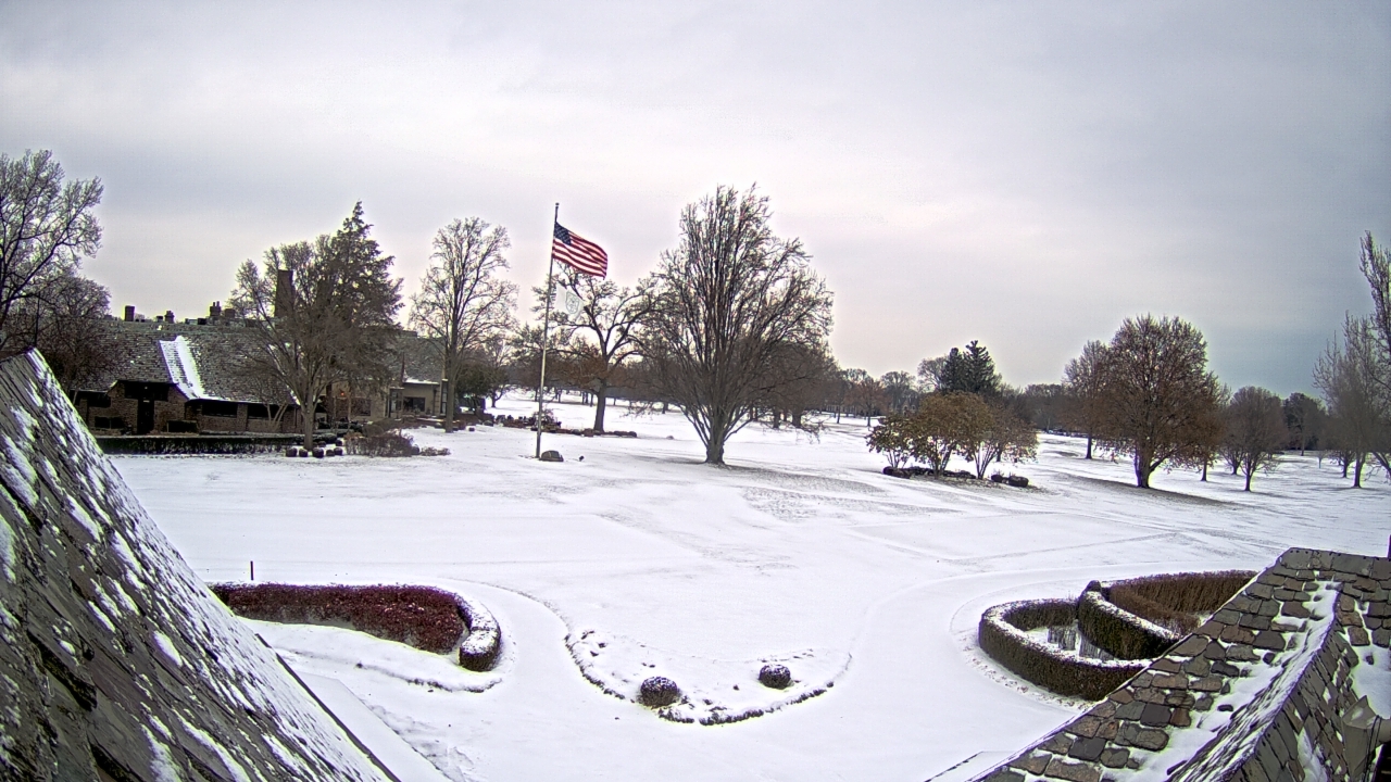 Thumbnail for current weather camera view from Country Club of Detroit in Grosse Pointe Farms, Michigan