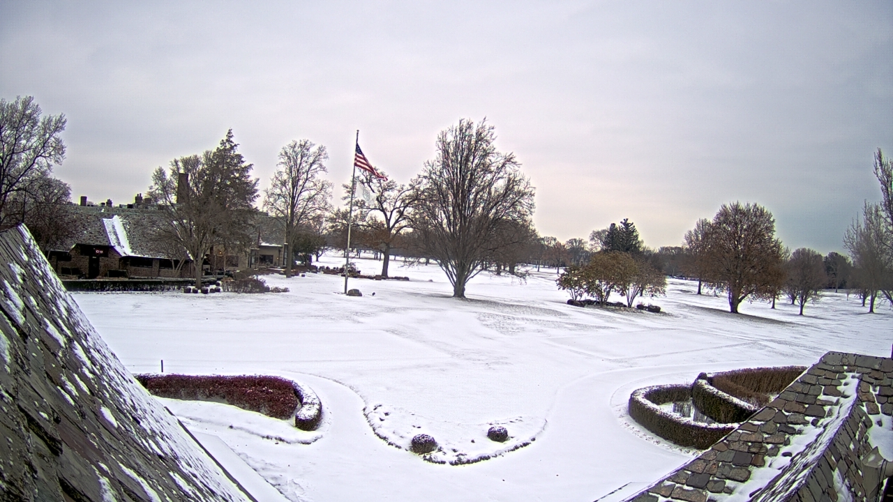 Thumbnail for current weather camera view from Country Club of Detroit in Grosse Pointe Farms, Michigan