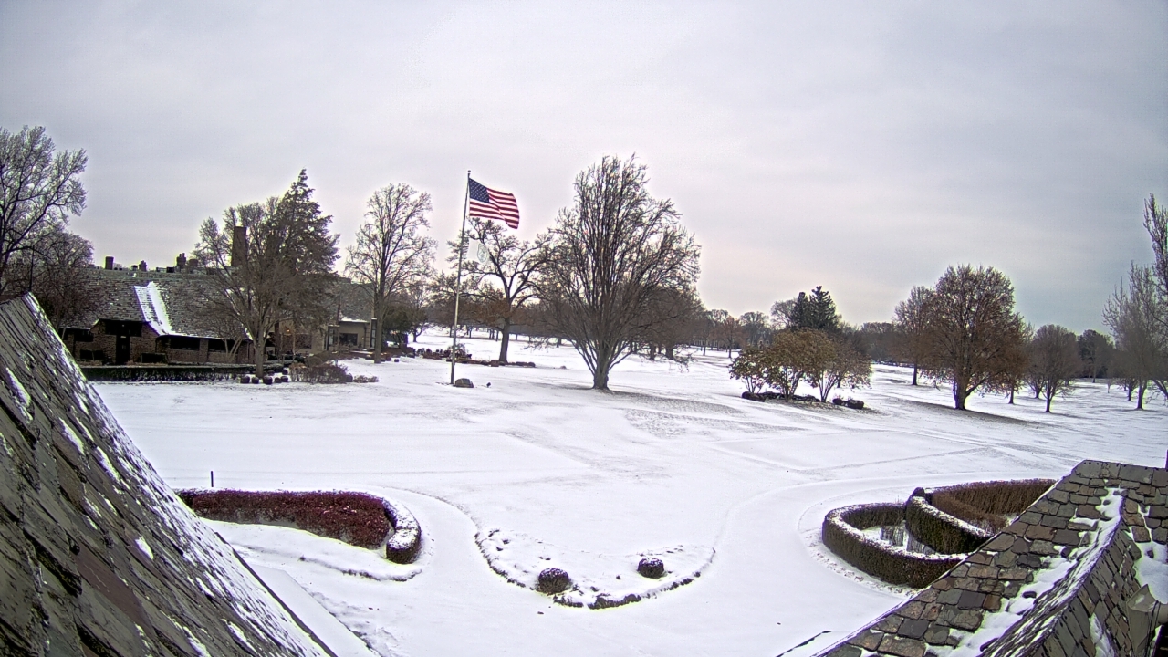 Thumbnail for current weather camera view from Country Club of Detroit in Grosse Pointe Farms, Michigan