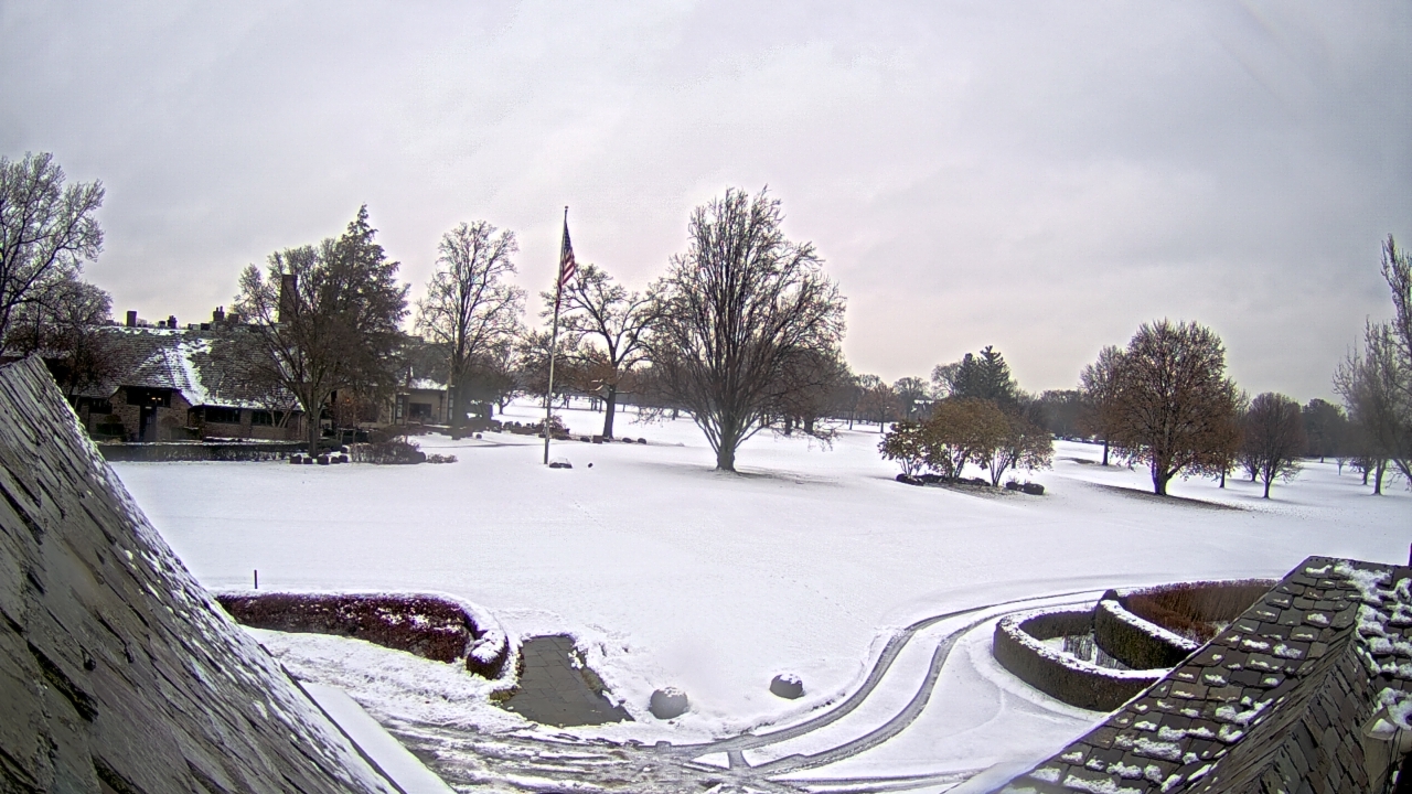 Thumbnail for current weather camera view from Country Club of Detroit in Grosse Pointe Farms, Michigan