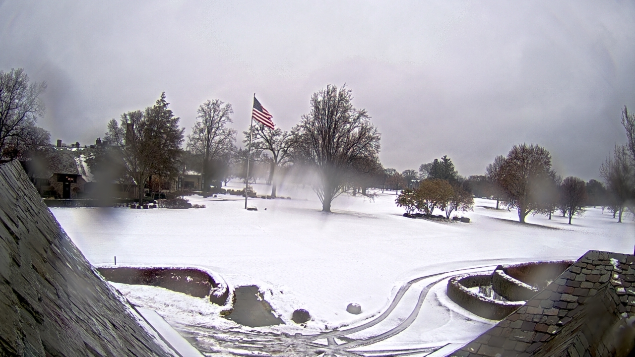 Thumbnail for current weather camera view from Country Club of Detroit in Grosse Pointe Farms, Michigan