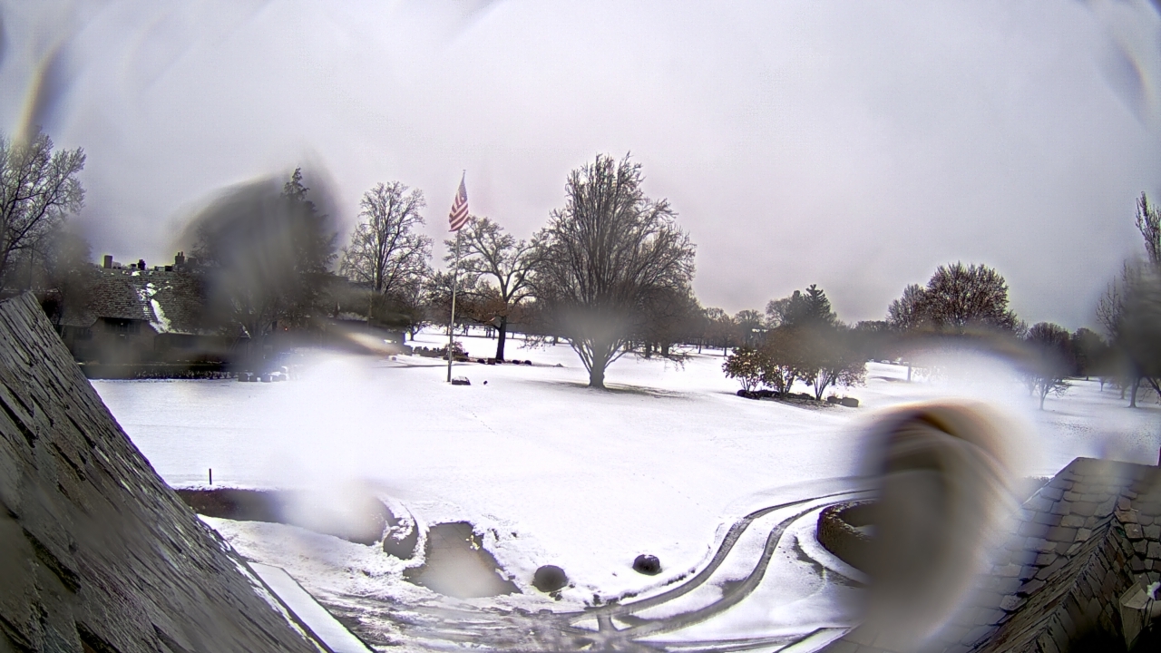 Thumbnail for current weather camera view from Country Club of Detroit in Grosse Pointe Farms, Michigan