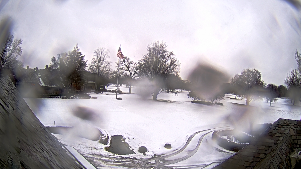 Thumbnail for current weather camera view from Country Club of Detroit in Grosse Pointe Farms, Michigan