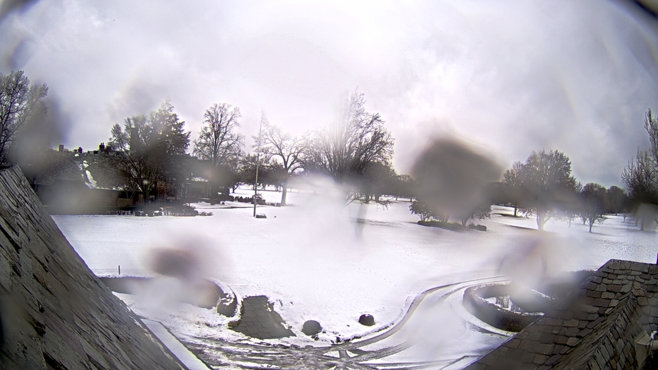 Thumbnail for current weather camera view from Country Club of Detroit in Grosse Pointe Farms, Michigan