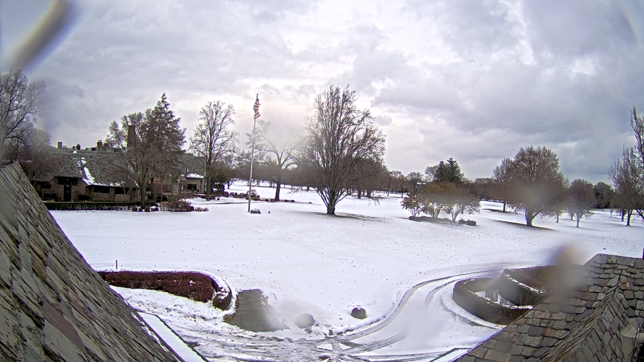 Thumbnail for current weather camera view from Country Club of Detroit in Grosse Pointe Farms, Michigan