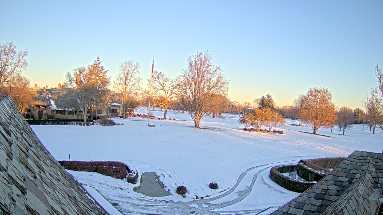 Thumbnail for current weather camera view from Country Club of Detroit in Grosse Pointe Farms, Michigan