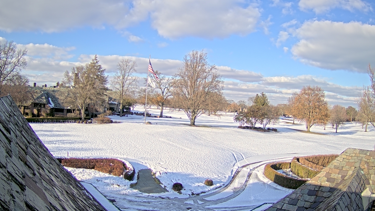 Thumbnail for current weather camera view from Country Club of Detroit in Grosse Pointe Farms, Michigan