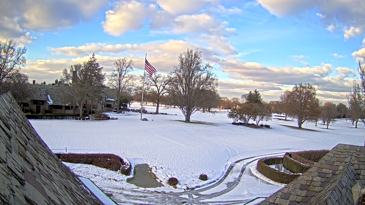 Thumbnail for current weather camera view from Country Club of Detroit in Grosse Pointe Farms, Michigan
