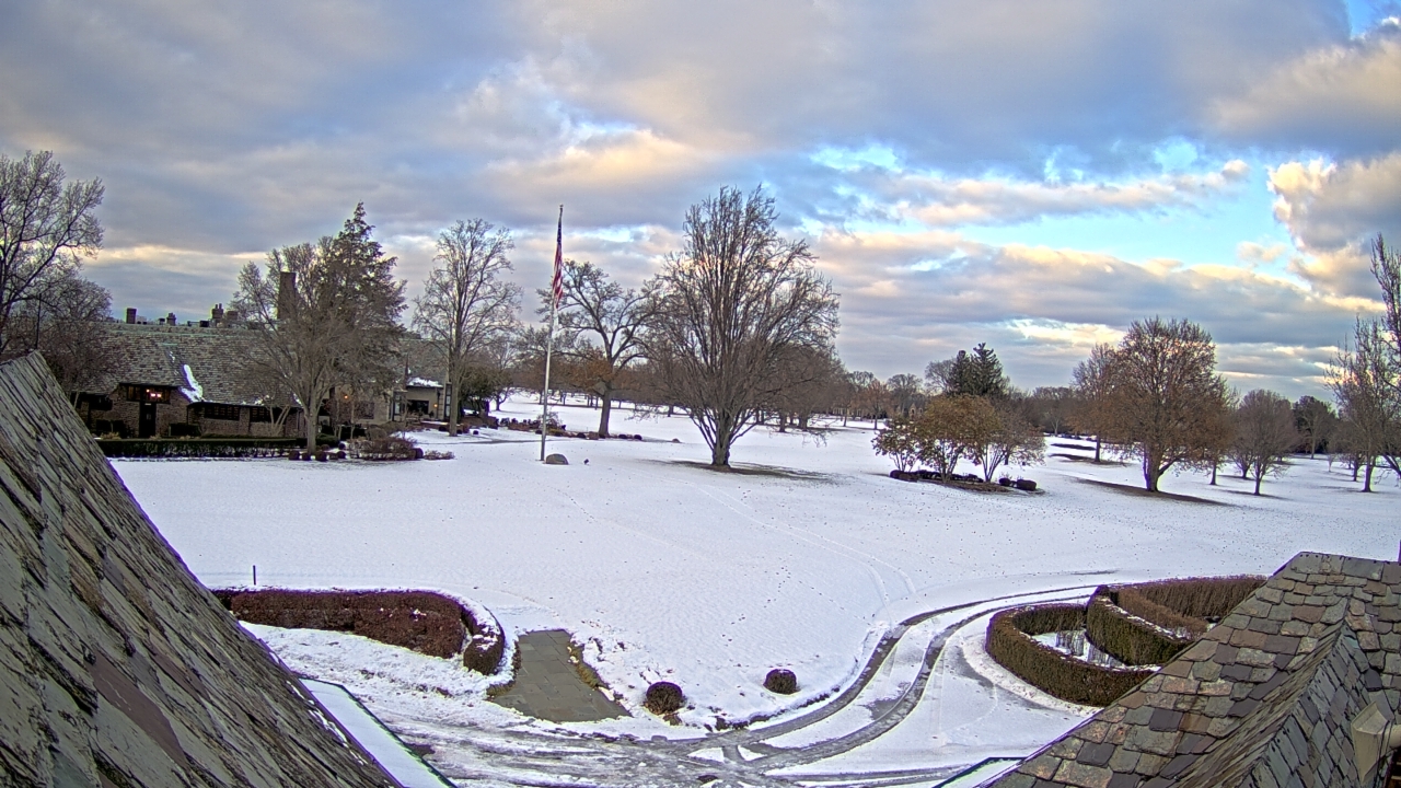 Thumbnail for current weather camera view from Country Club of Detroit in Grosse Pointe Farms, Michigan