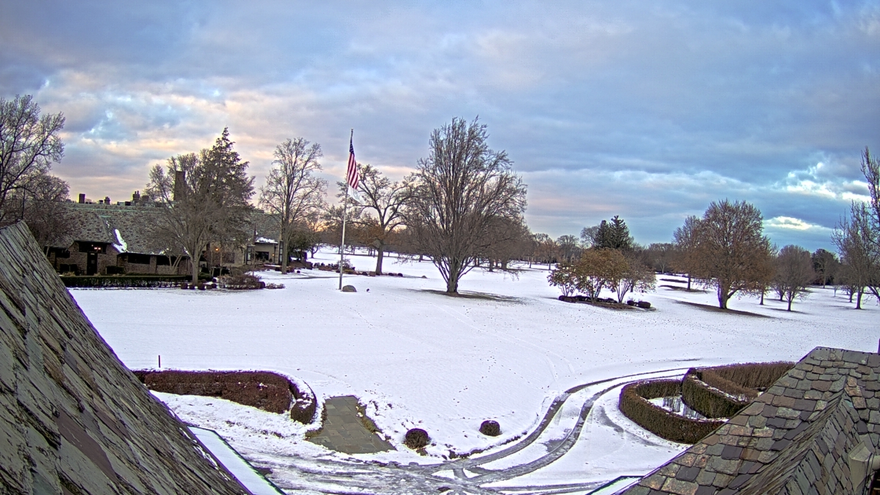 Thumbnail for current weather camera view from Country Club of Detroit in Grosse Pointe Farms, Michigan