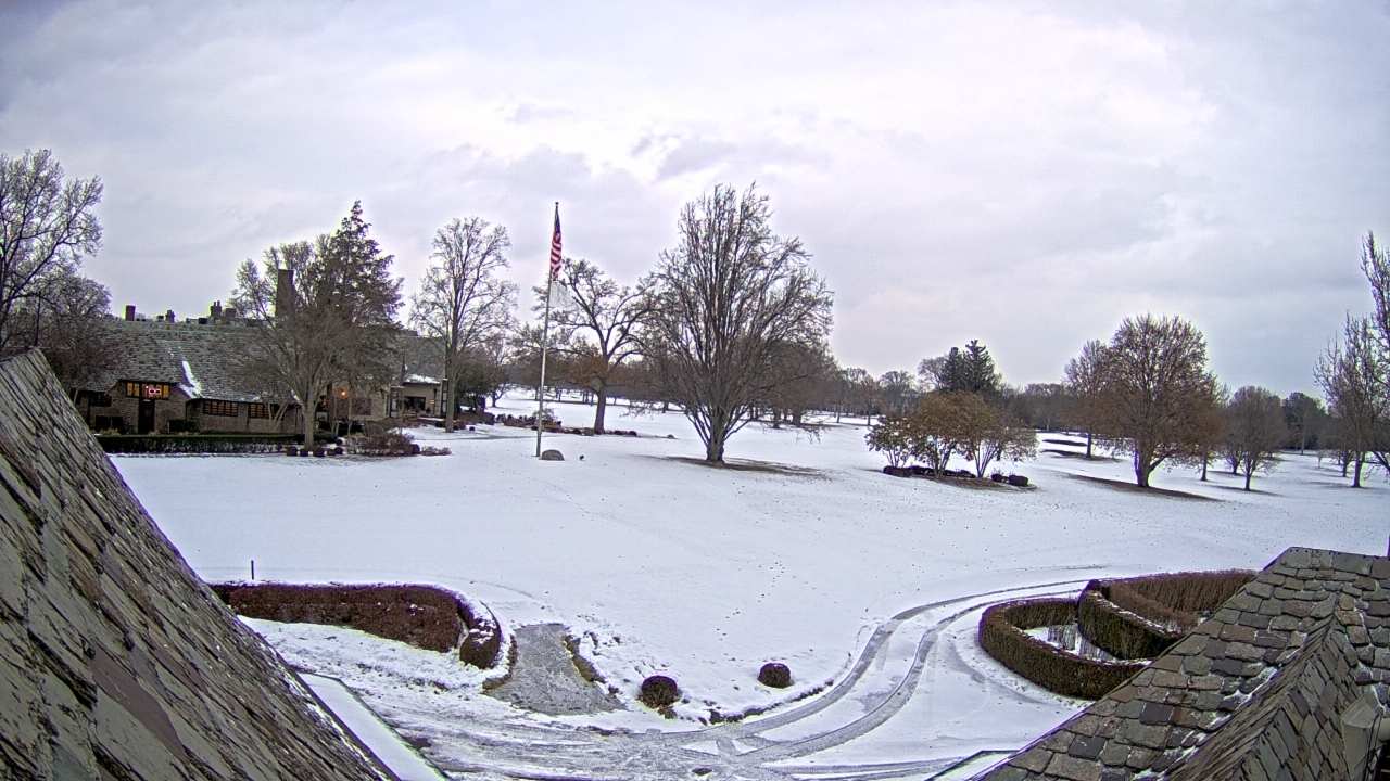 Thumbnail for current weather camera view from Country Club of Detroit in Grosse Pointe Farms, Michigan