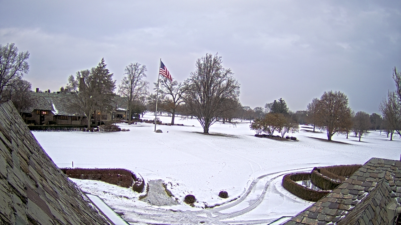 Thumbnail for current weather camera view from Country Club of Detroit in Grosse Pointe Farms, Michigan