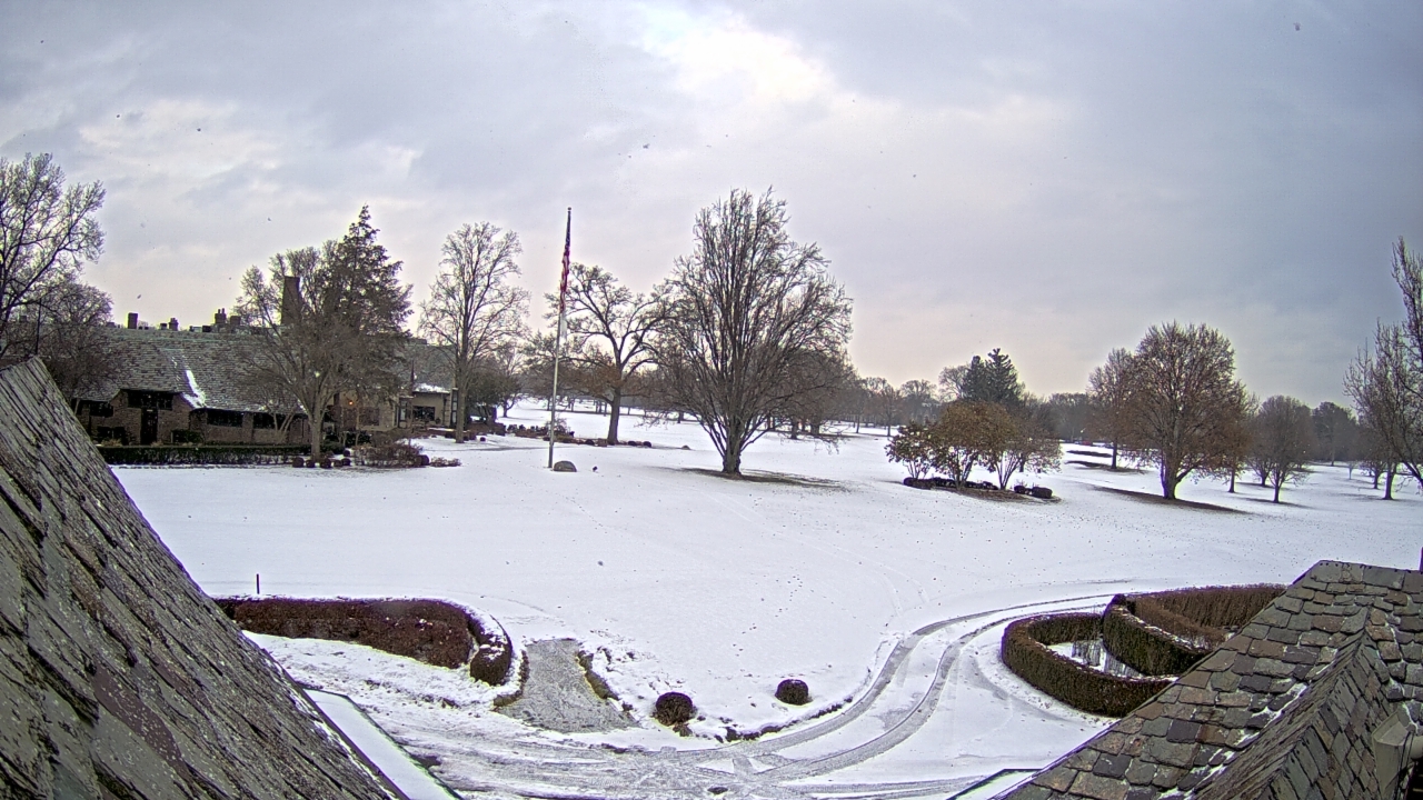 Thumbnail for current weather camera view from Country Club of Detroit in Grosse Pointe Farms, Michigan