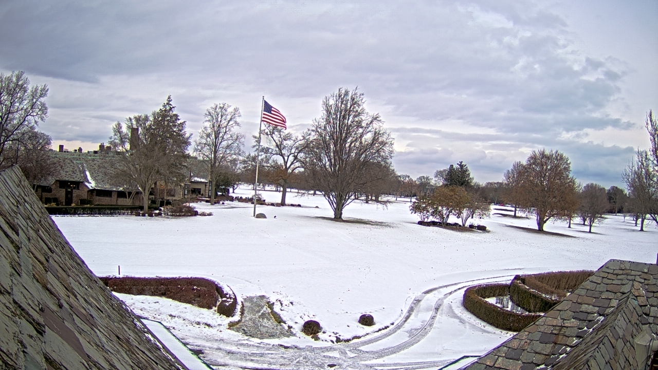 Thumbnail for current weather camera view from Country Club of Detroit in Grosse Pointe Farms, Michigan