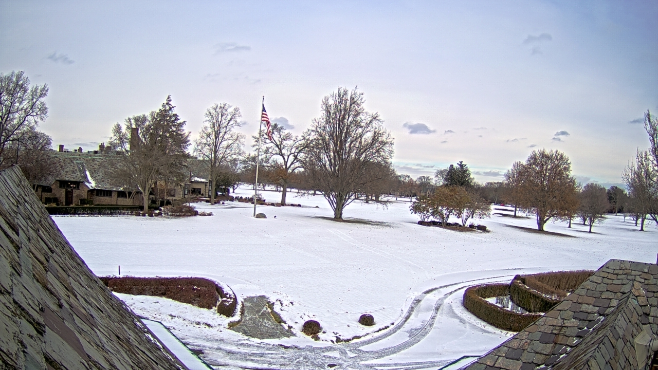 Thumbnail for current weather camera view from Country Club of Detroit in Grosse Pointe Farms, Michigan