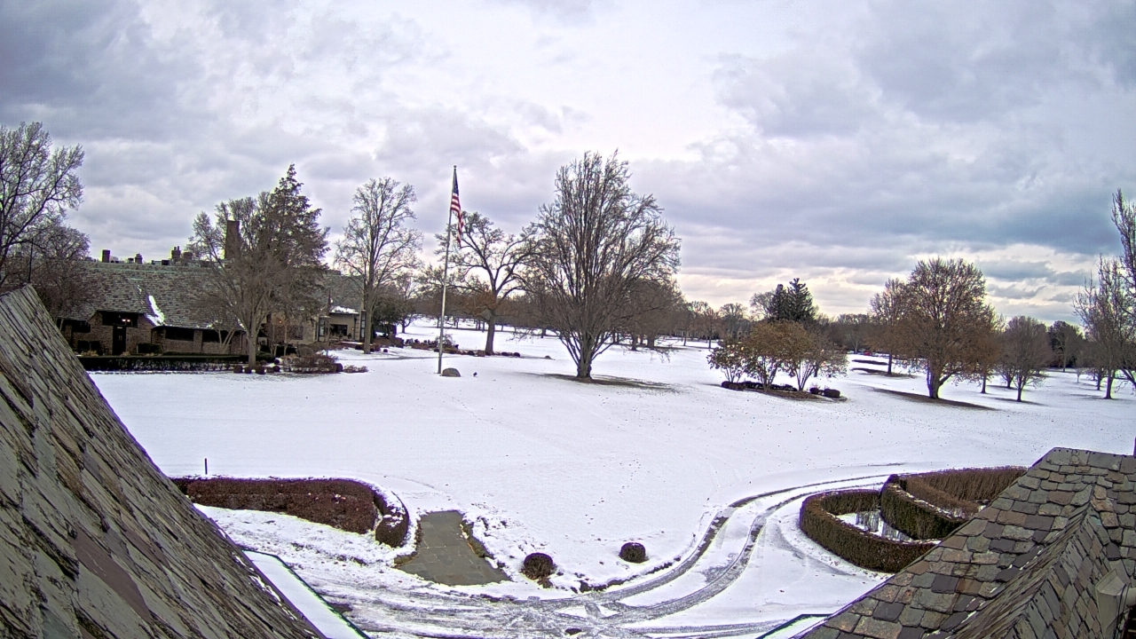 Thumbnail for current weather camera view from Country Club of Detroit in Grosse Pointe Farms, Michigan