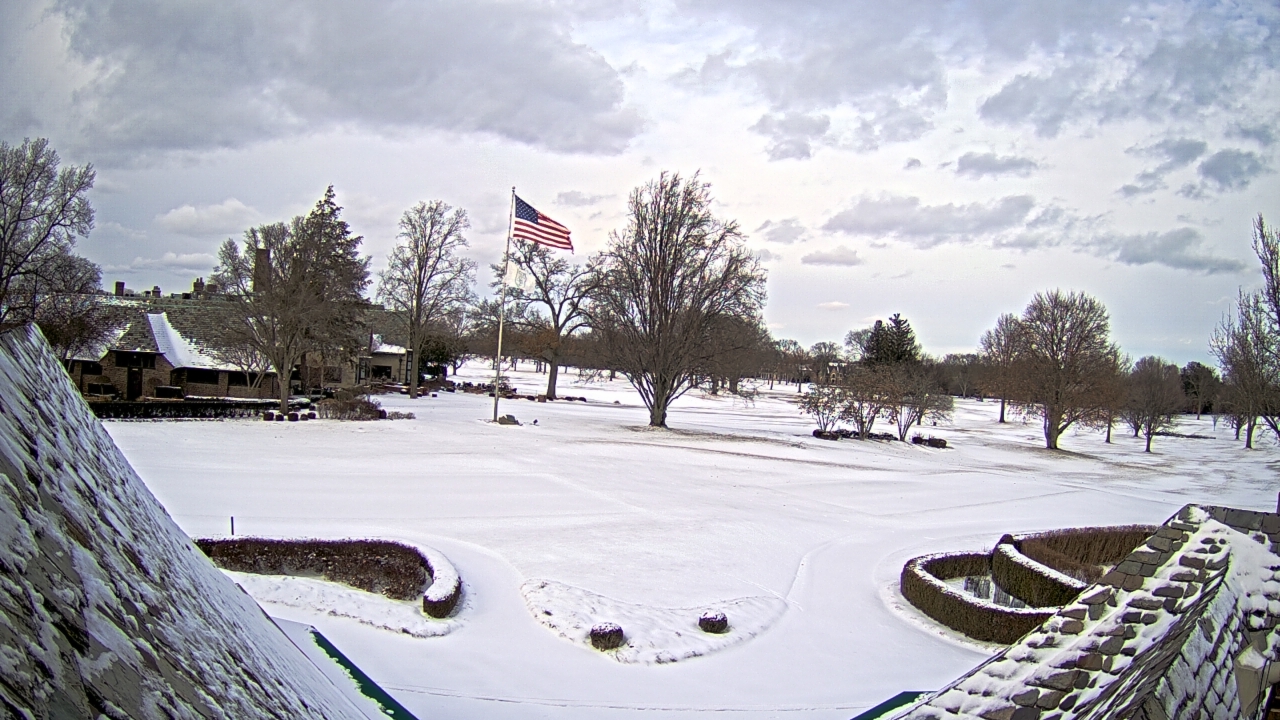 Thumbnail for current weather camera view from Country Club of Detroit in Grosse Pointe Farms, Michigan