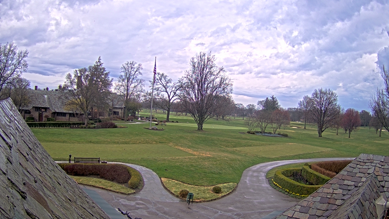 Thumbnail for current weather camera view from Country Club of Detroit in Grosse Pointe Farms, Michigan