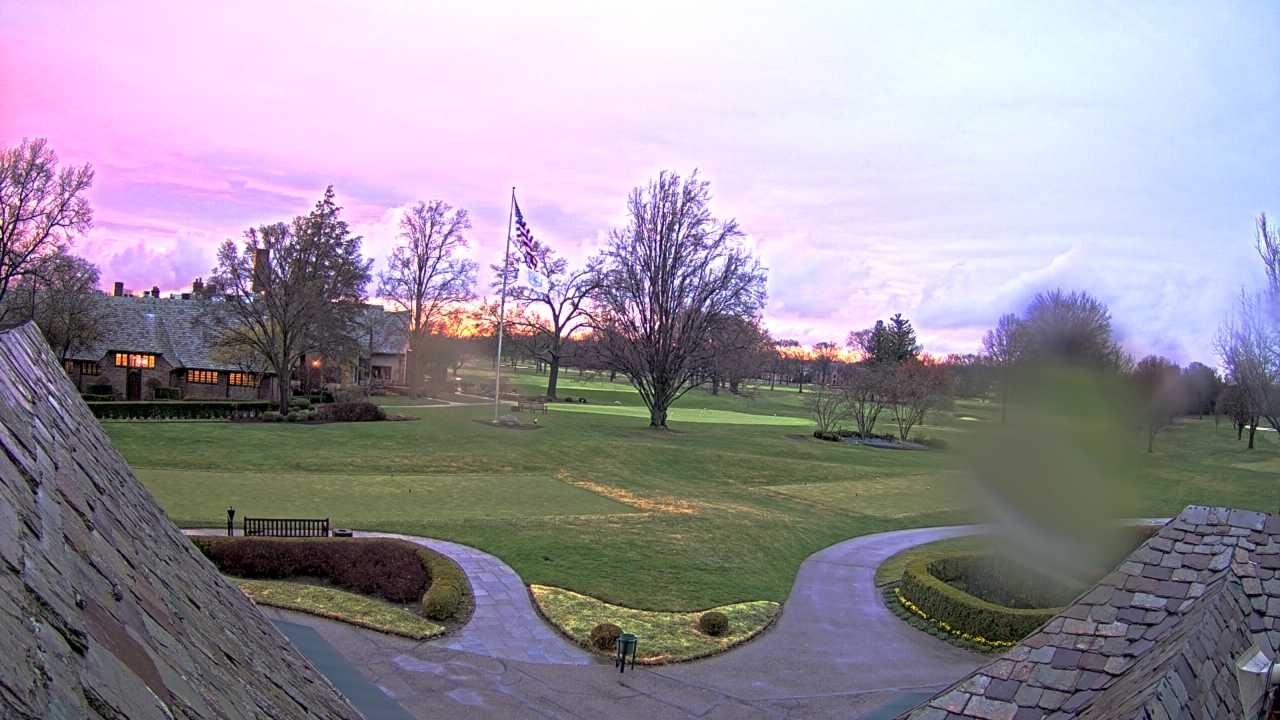 Thumbnail for current weather camera view from Country Club of Detroit in Grosse Pointe Farms, Michigan