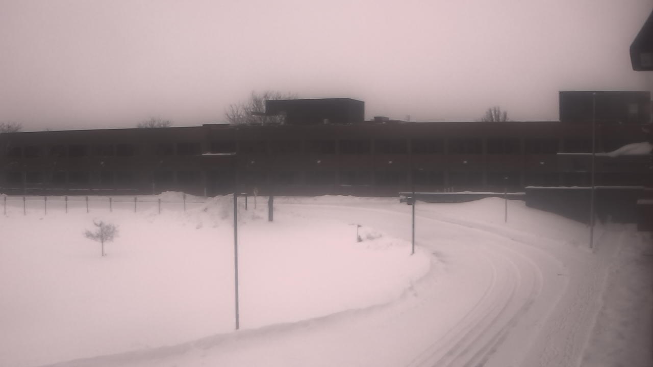 Thumbnail for current weather camera view from P.V. Moore HS in Central Square, New York