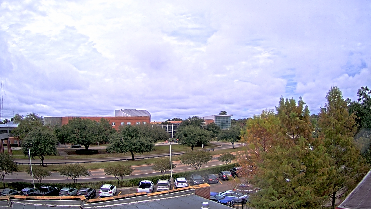 Thumbnail for current weather camera view from Chalmette HS in Chalmette, Louisiana
