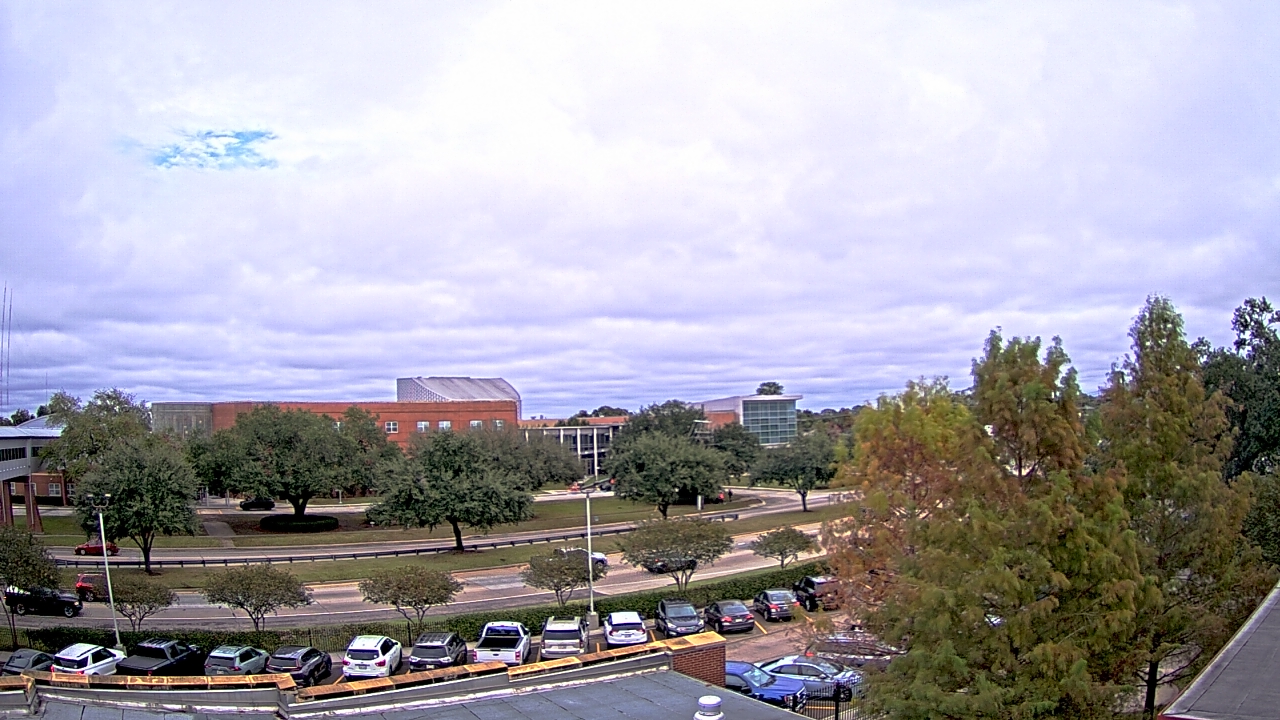 Thumbnail for current weather camera view from Chalmette HS in Chalmette, Louisiana