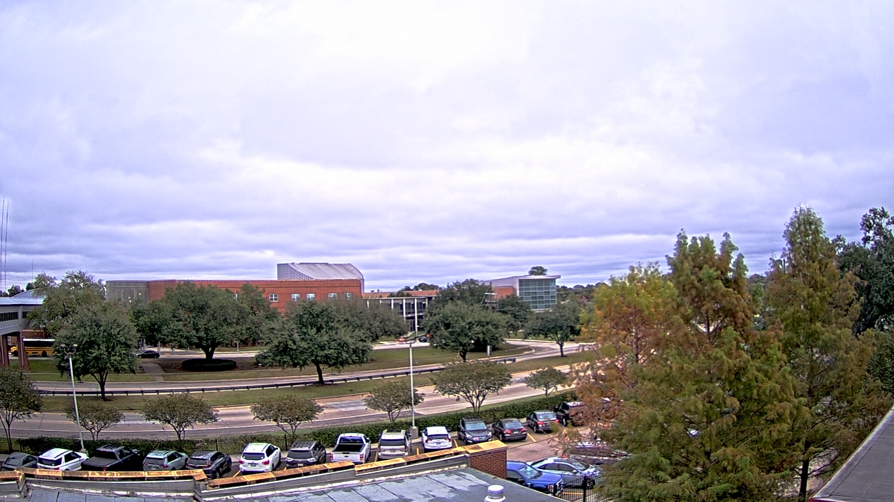 Thumbnail for current weather camera view from Chalmette HS in Chalmette, Louisiana