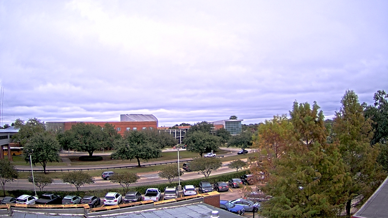 Thumbnail for current weather camera view from Chalmette HS in Chalmette, Louisiana
