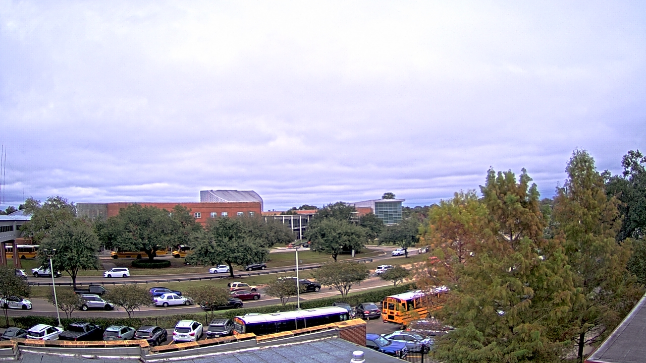 Thumbnail for current weather camera view from Chalmette HS in Chalmette, Louisiana