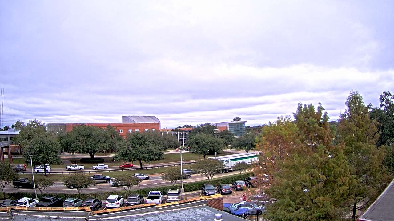 Thumbnail for current weather camera view from Chalmette HS in Chalmette, Louisiana