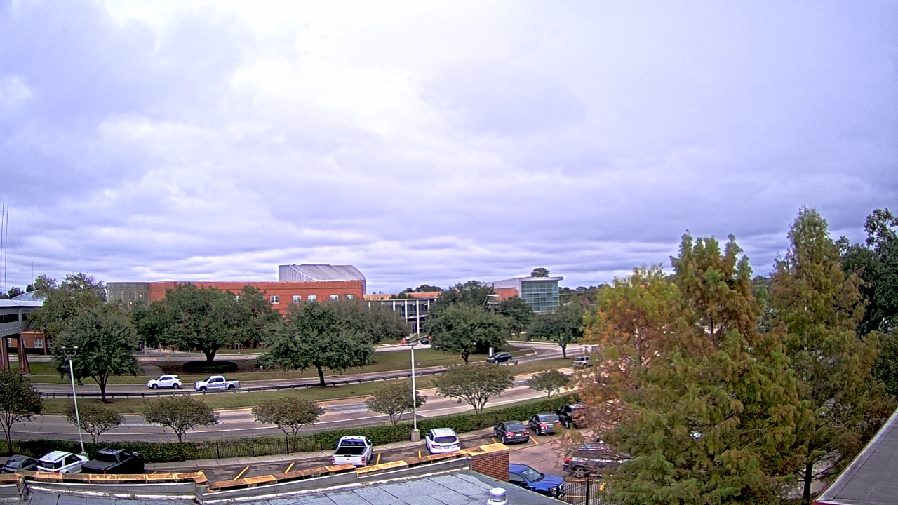 Thumbnail for current weather camera view from Chalmette HS in Chalmette, Louisiana