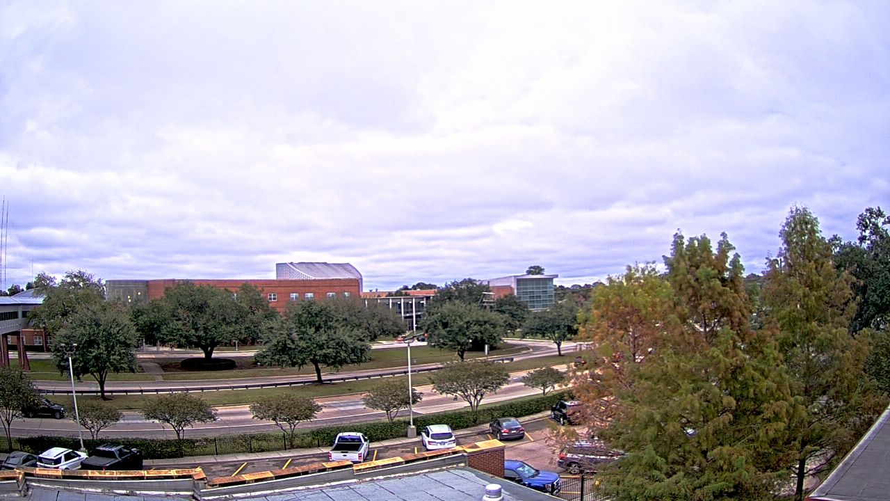 Thumbnail for current weather camera view from Chalmette HS in Chalmette, Louisiana