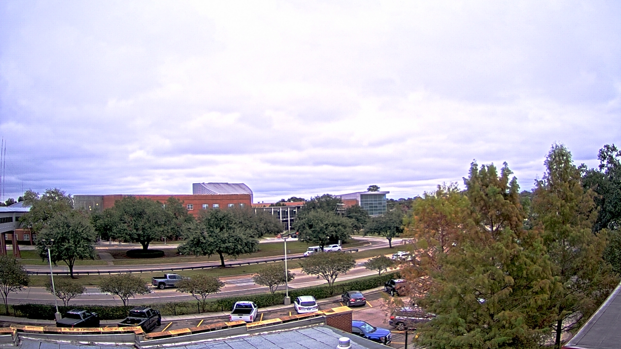 Thumbnail for current weather camera view from Chalmette HS in Chalmette, Louisiana