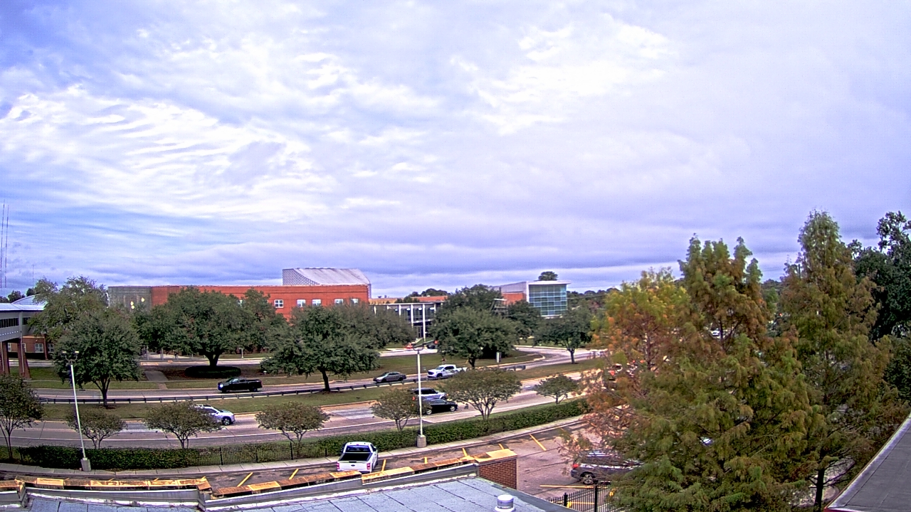 Thumbnail for current weather camera view from Chalmette HS in Chalmette, Louisiana