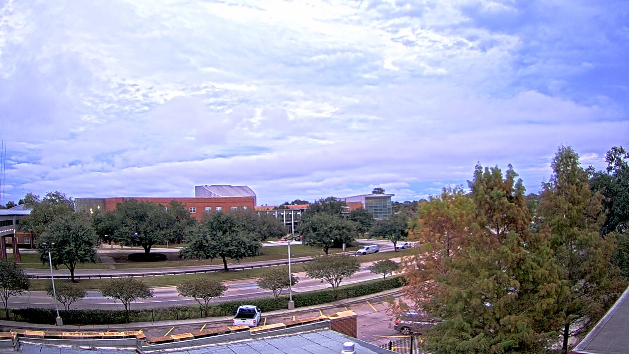 Thumbnail for current weather camera view from Chalmette HS in Chalmette, Louisiana