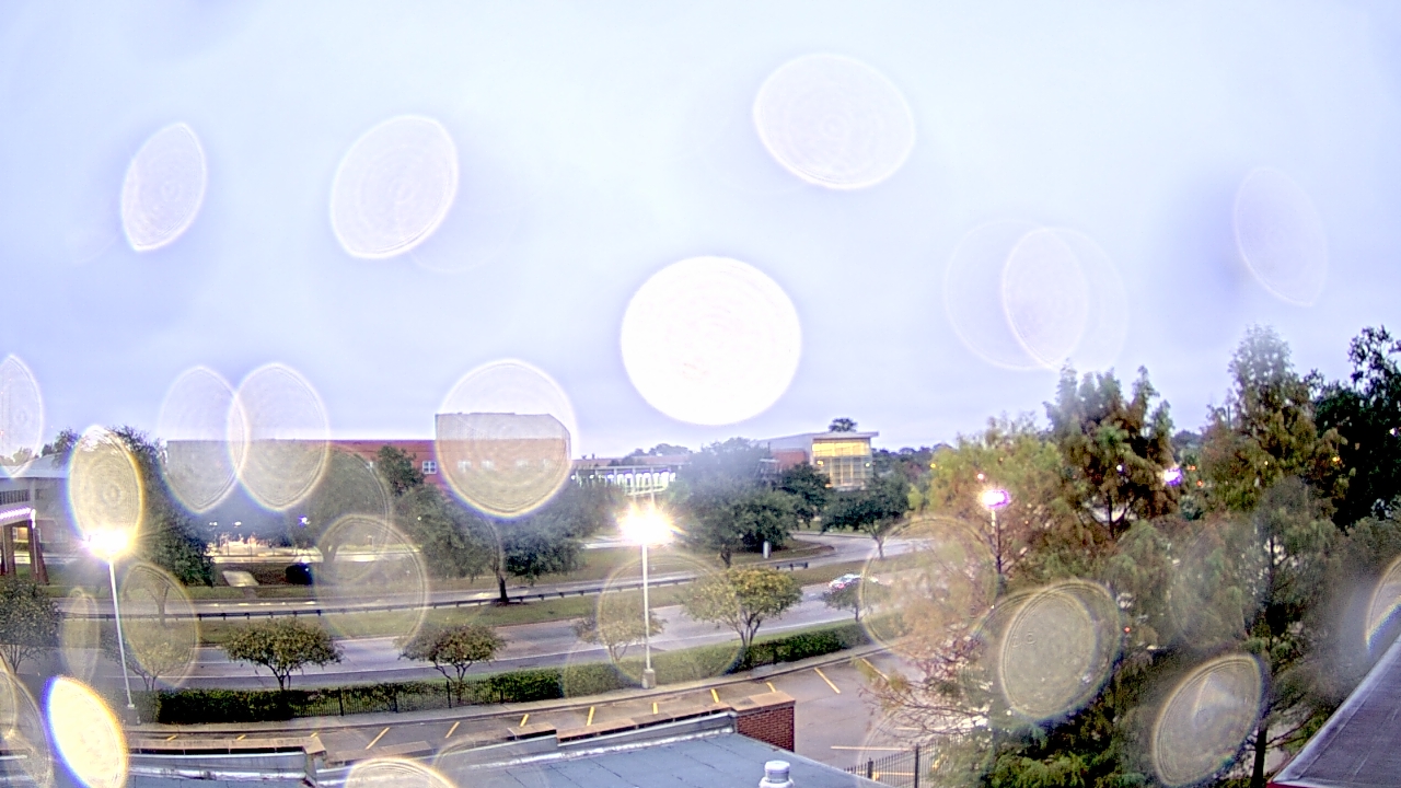 Thumbnail for current weather camera view from Chalmette HS in Chalmette, Louisiana