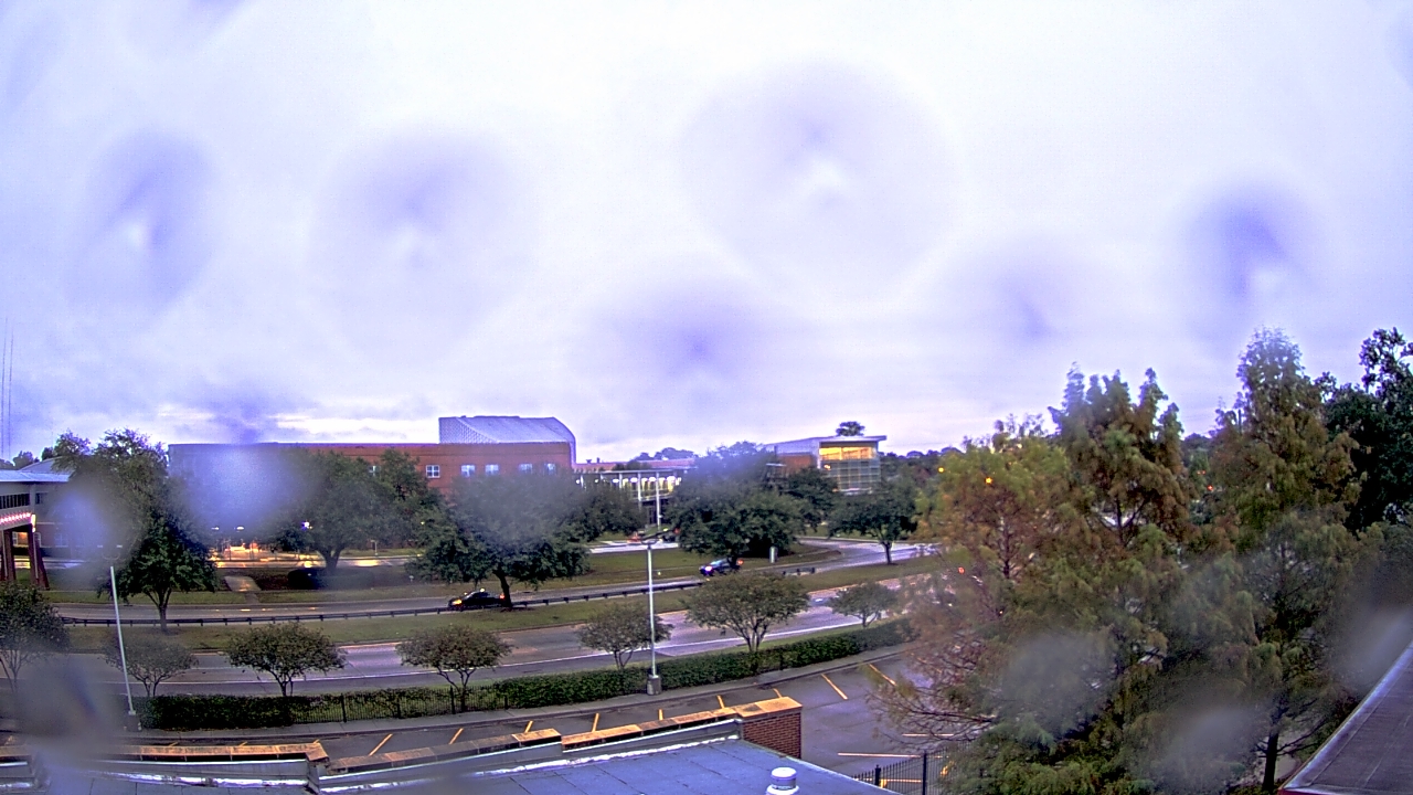 Thumbnail for current weather camera view from Chalmette HS in Chalmette, Louisiana