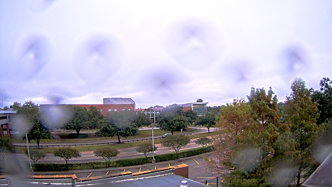 Thumbnail for current weather camera view from Chalmette HS in Chalmette, Louisiana