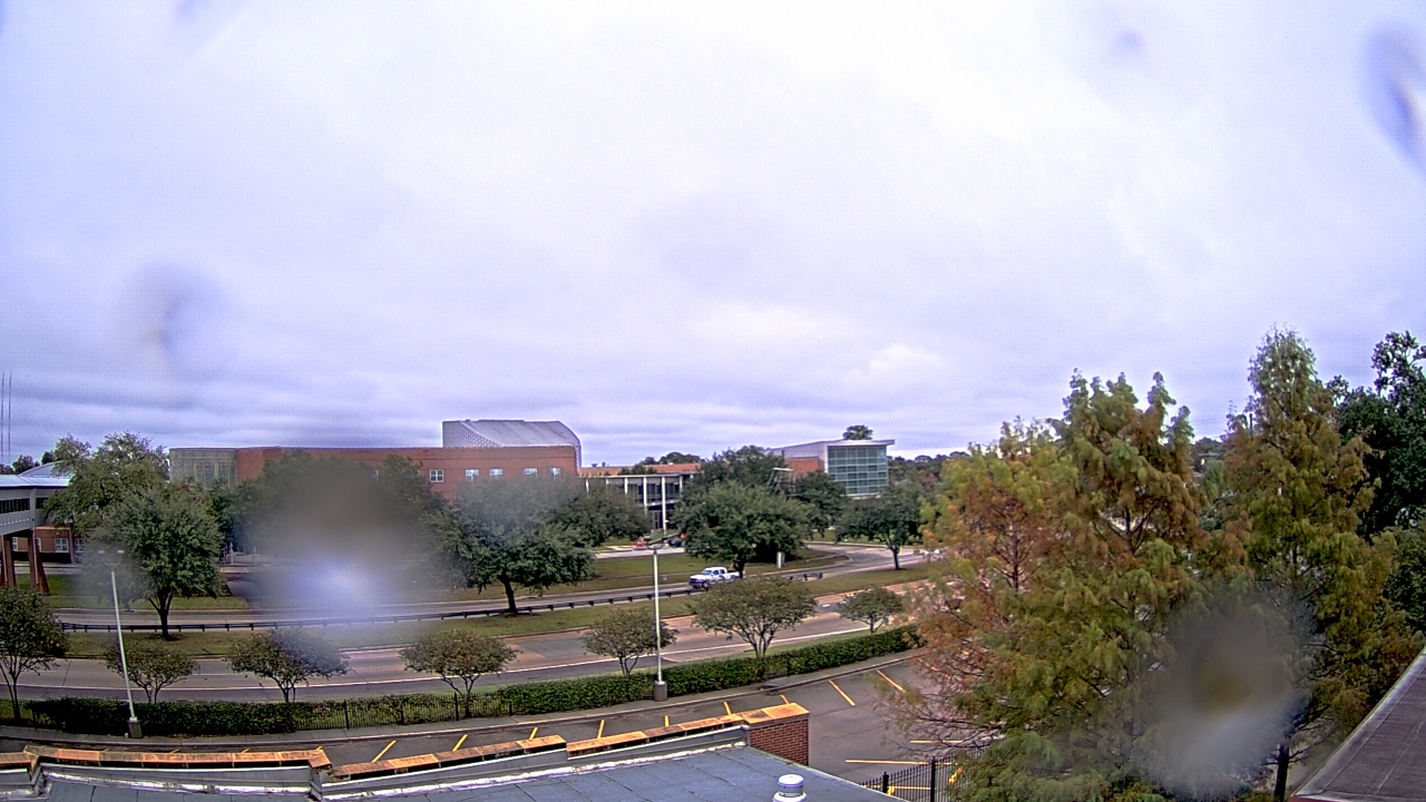 Thumbnail for current weather camera view from Chalmette HS in Chalmette, Louisiana