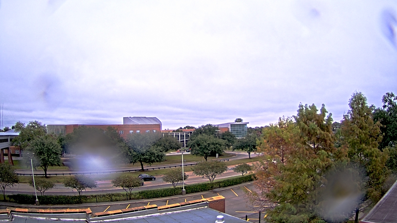 Thumbnail for current weather camera view from Chalmette HS in Chalmette, Louisiana