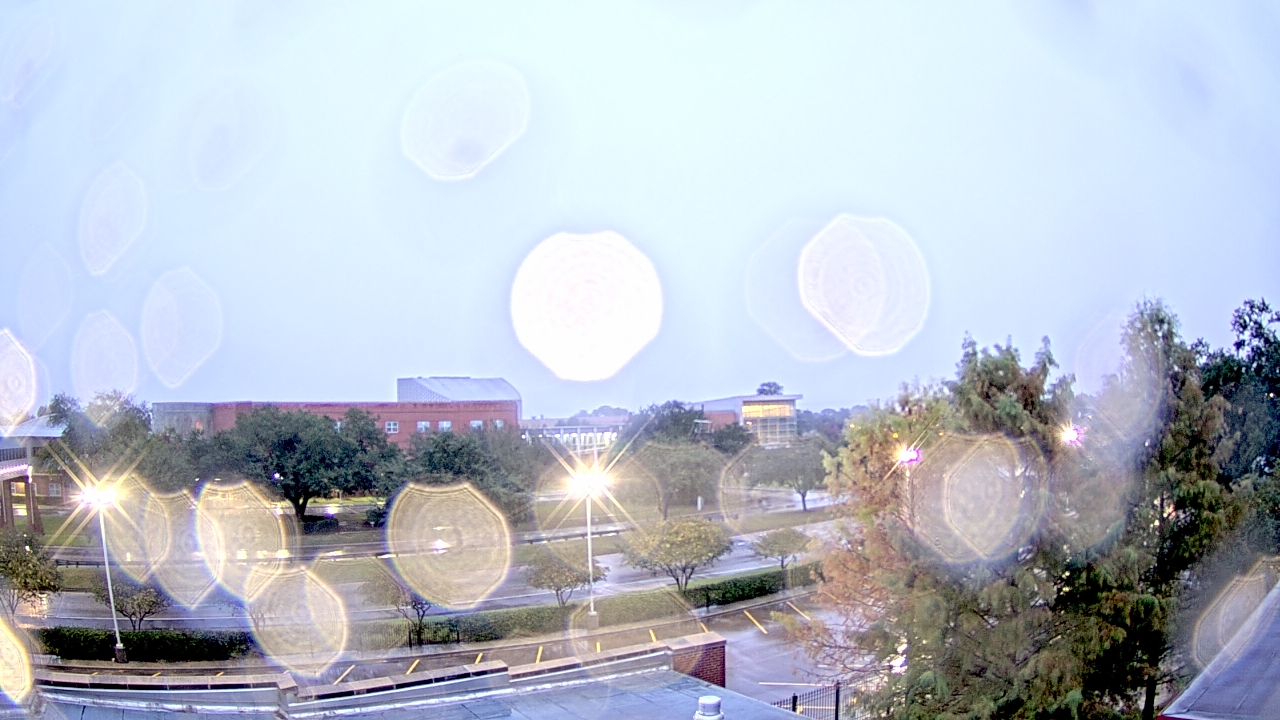 Thumbnail for current weather camera view from Chalmette HS in Chalmette, Louisiana