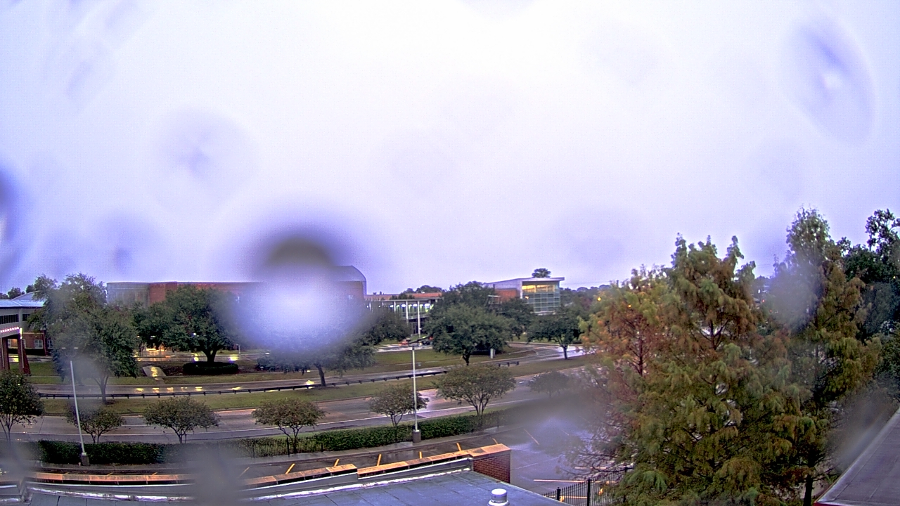 Thumbnail for current weather camera view from Chalmette HS in Chalmette, Louisiana